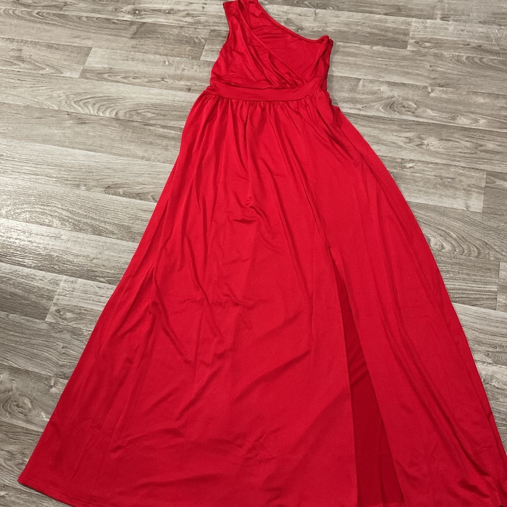 Red cocktaik dress